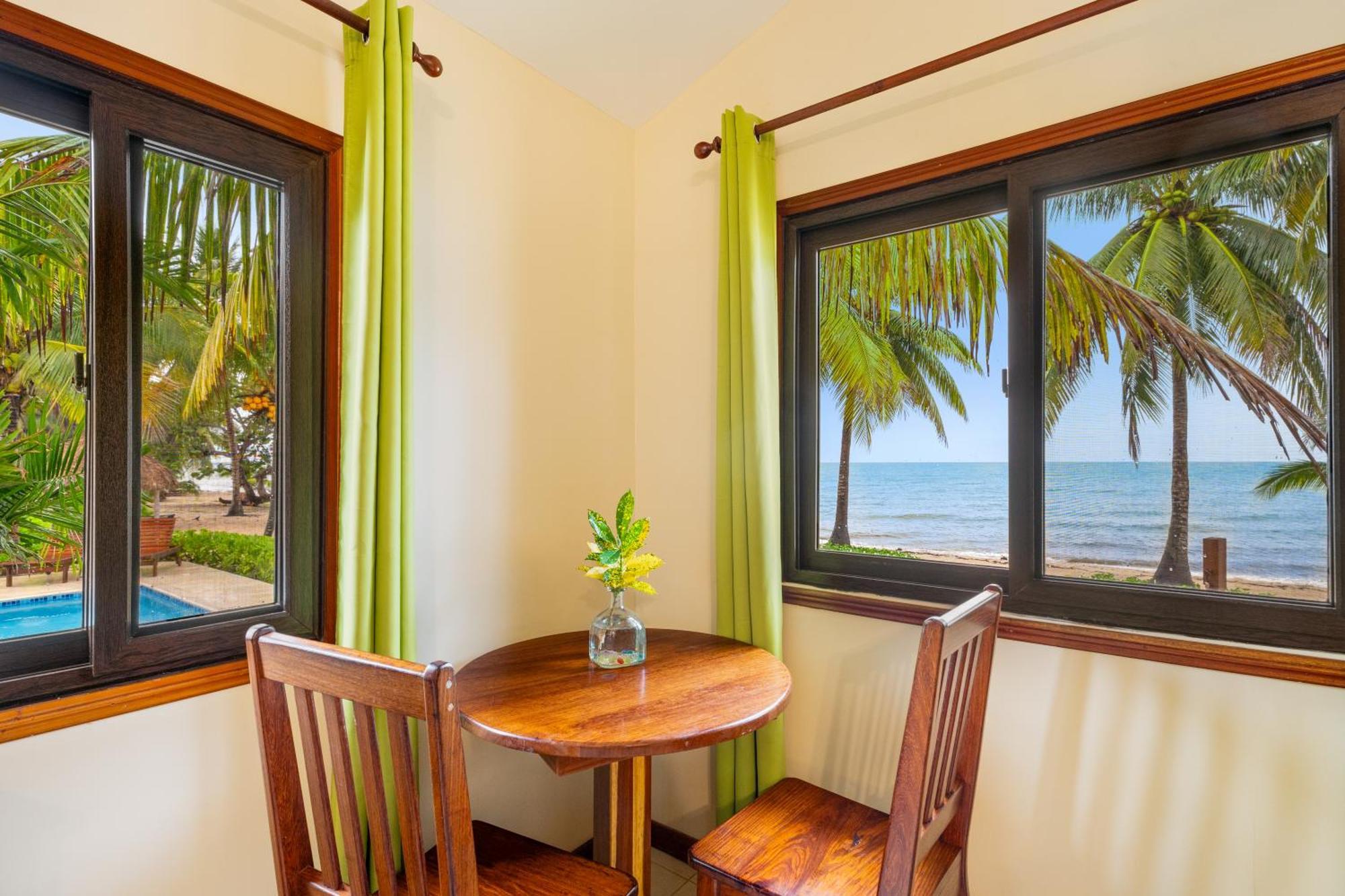 Coconut Row Boutique Hotel Hopkins Kültér fotó