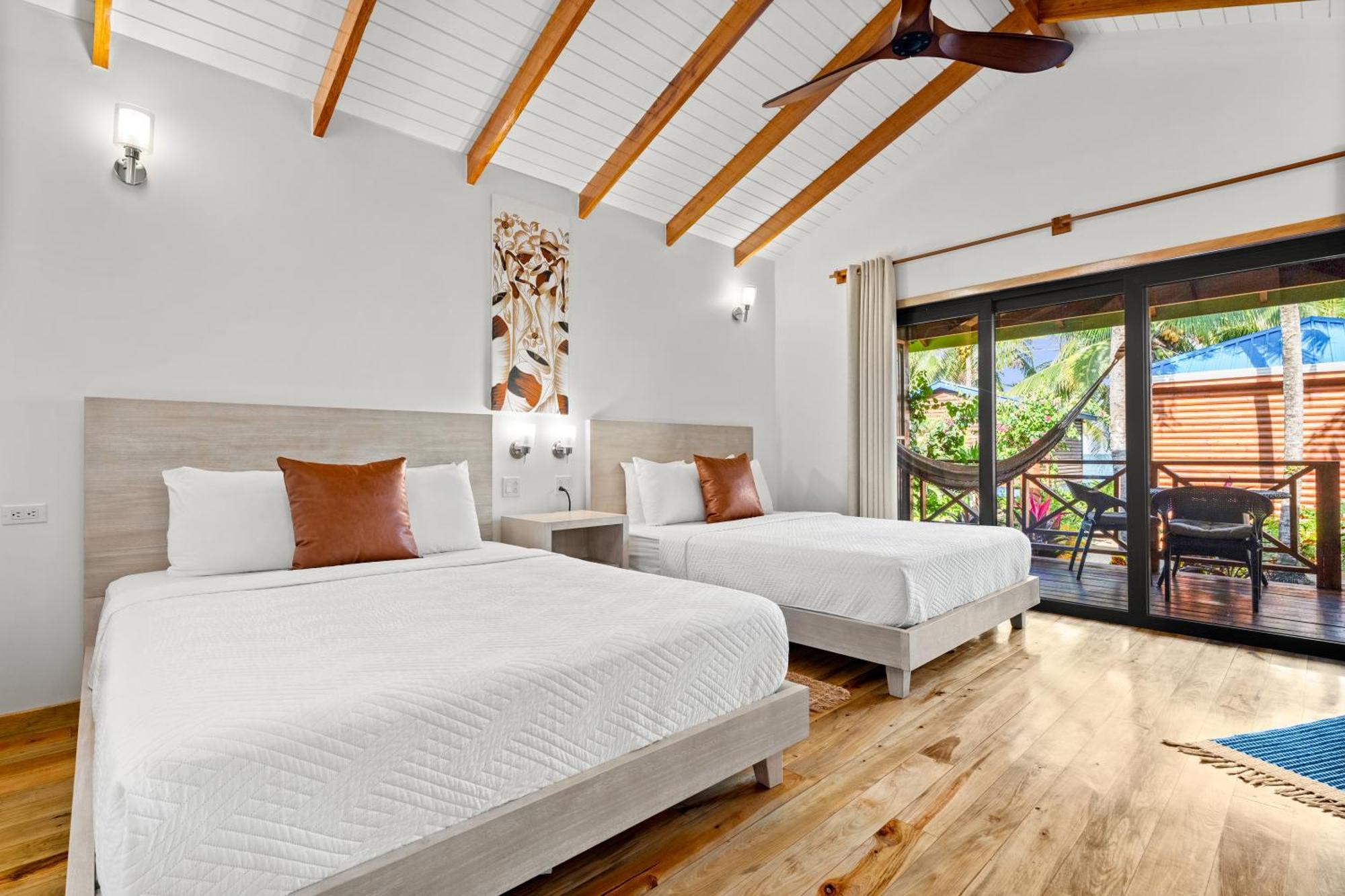 Coconut Row Boutique Hotel Hopkins Kültér fotó