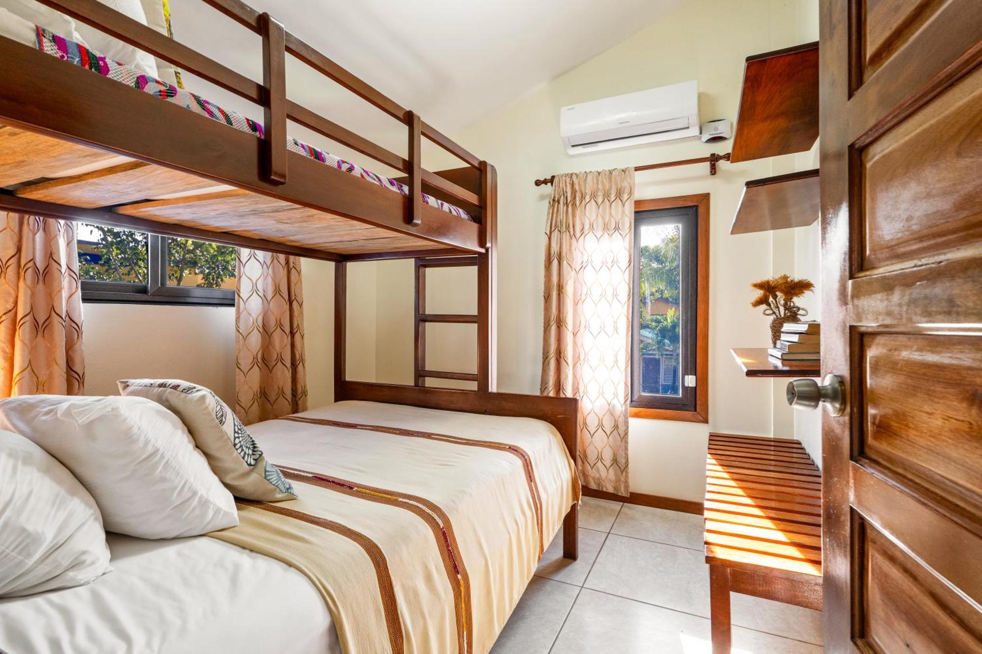 Coconut Row Boutique Hotel Hopkins Szoba fotó