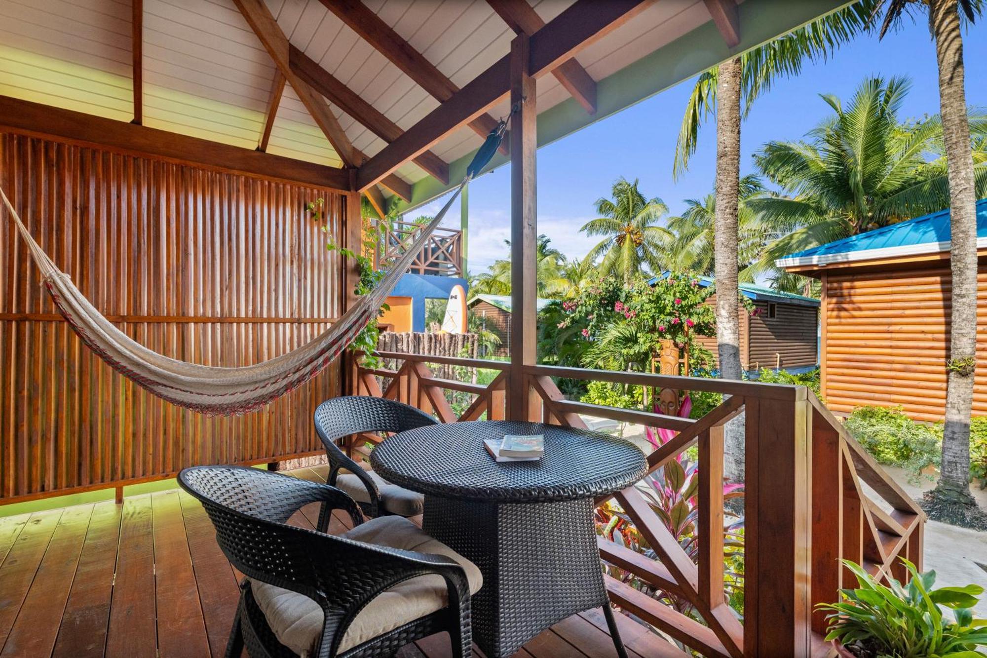 Coconut Row Boutique Hotel Hopkins Szoba fotó