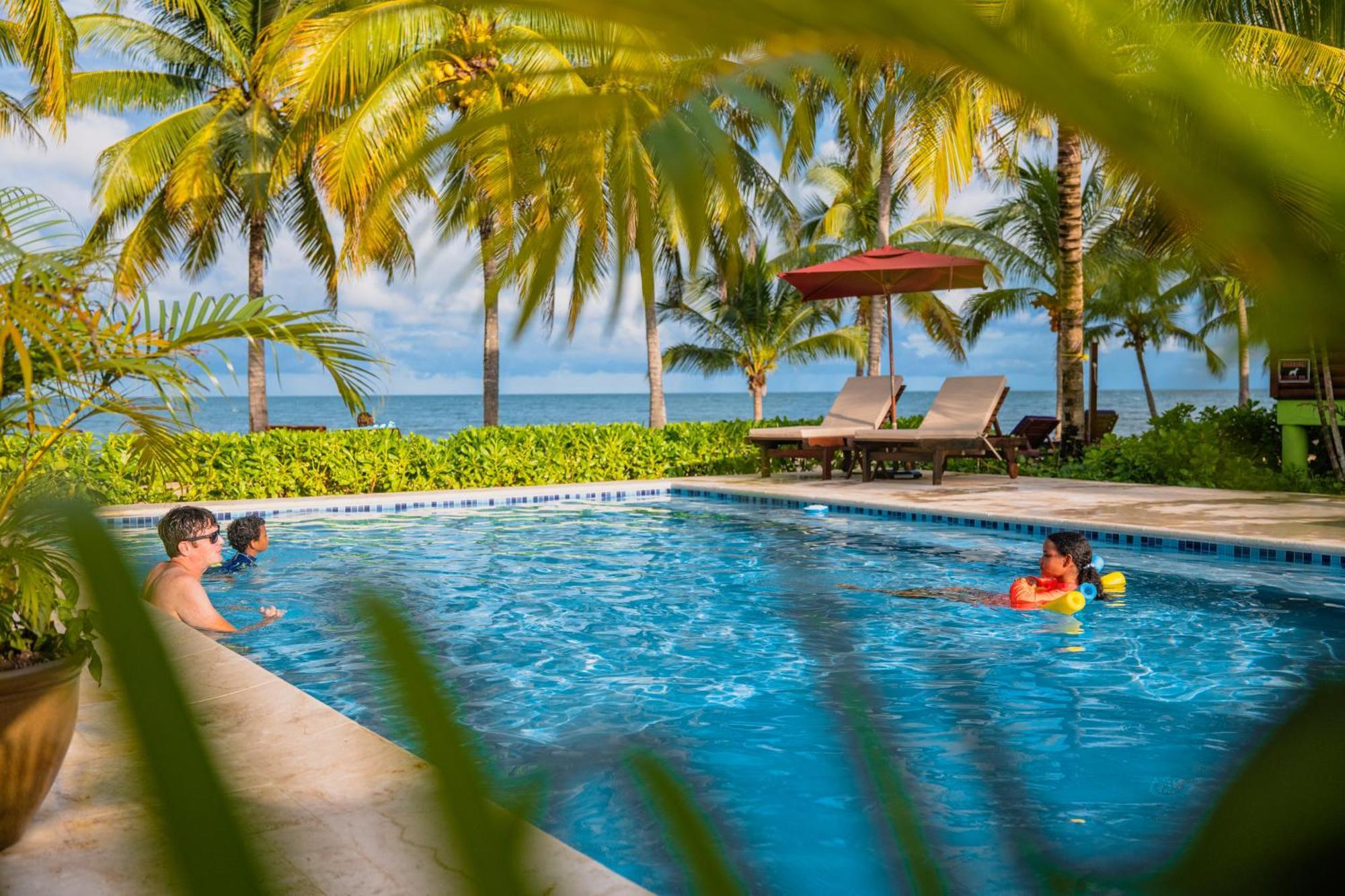 Coconut Row Boutique Hotel Hopkins Kültér fotó